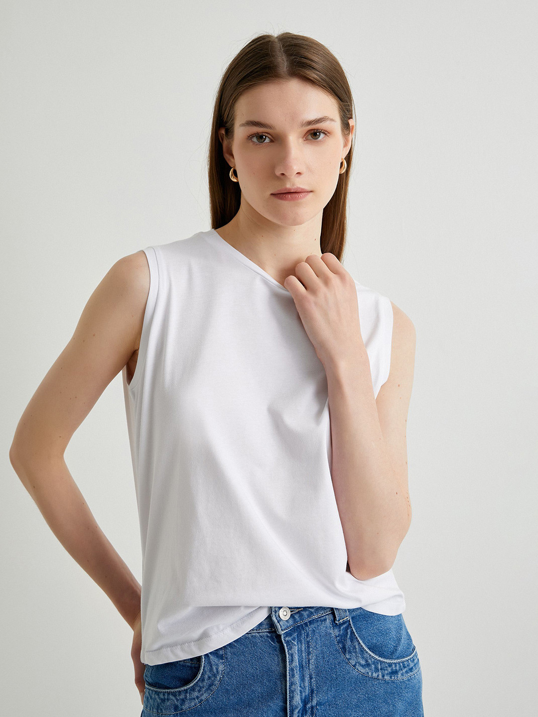 

Koton Women Round Neck Sleeveless Solid Pure Cotton T-shirt, White