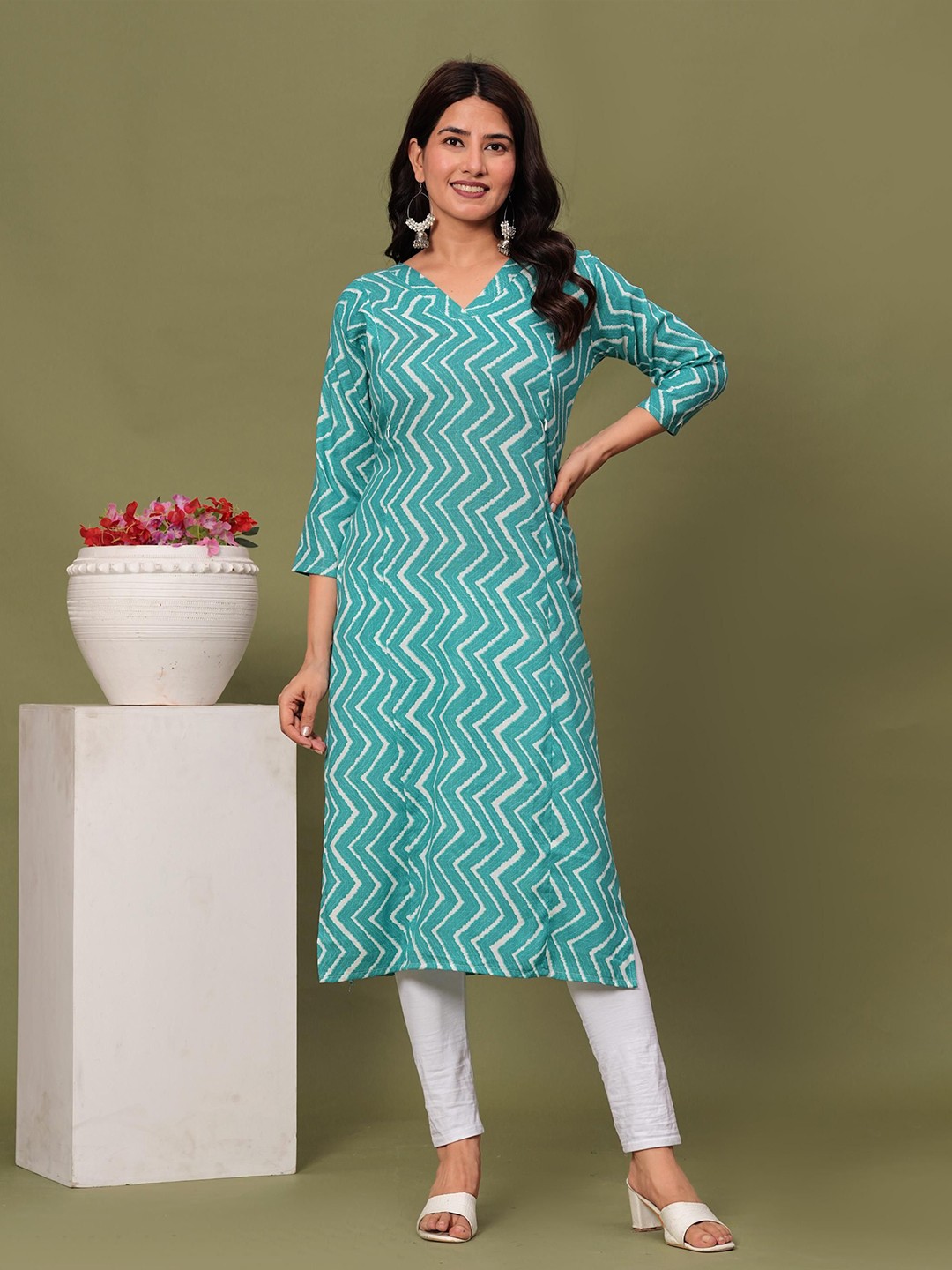 

SKY FAB Striped V-Neck Straight Maternity Kurta, Green