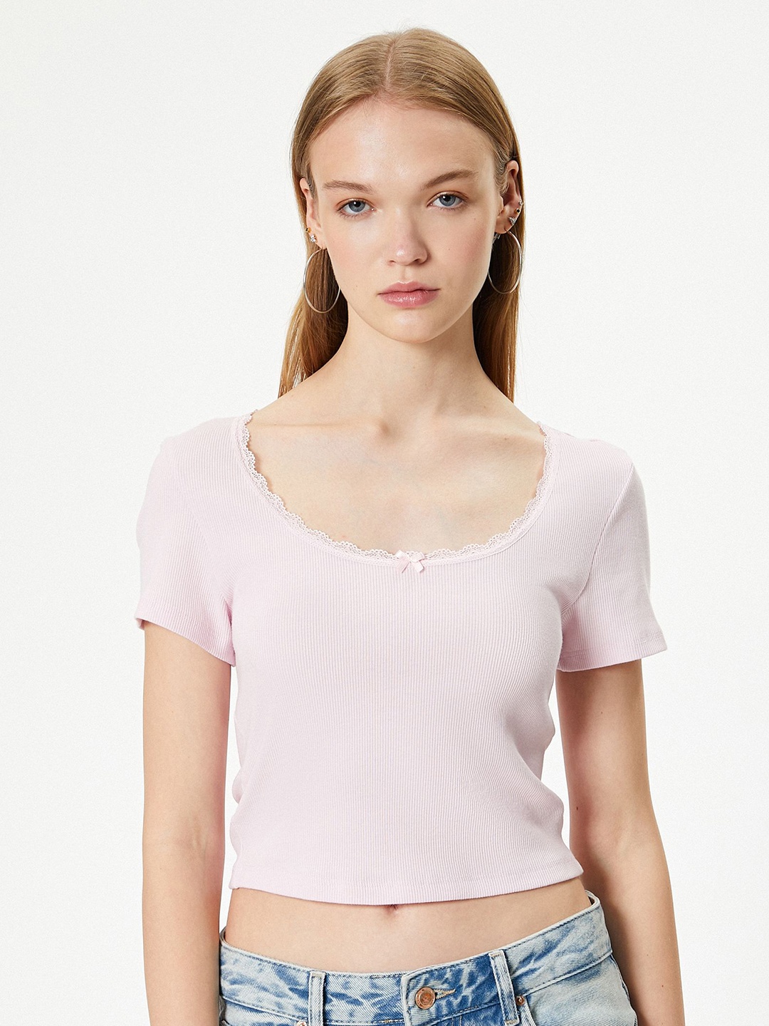 

Koton Women Solid Scoop Neck Crop Top, Pink