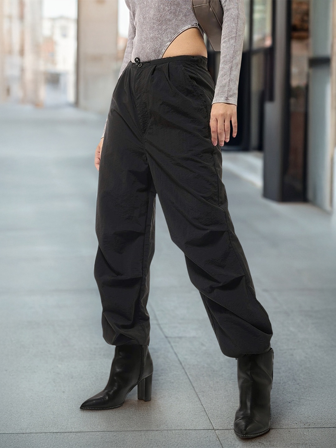 

Bewakoof Women Baggy Oversized Parachute Pants, Black