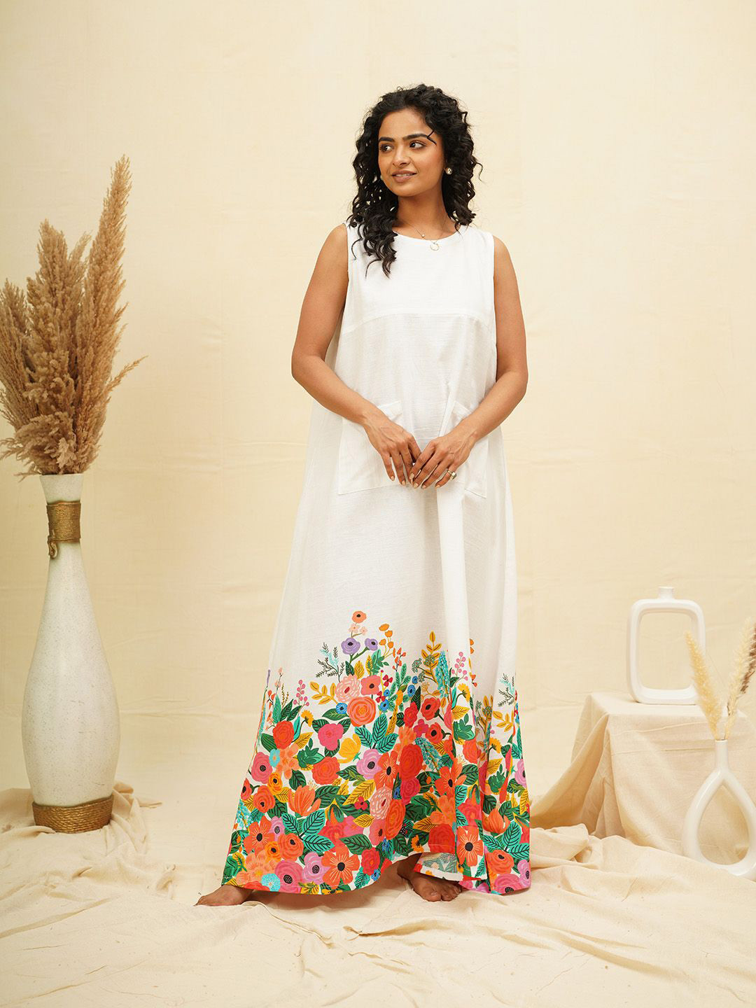 

THE SAFFRON SAGA Floral Print Maxi Comfort Dress, White