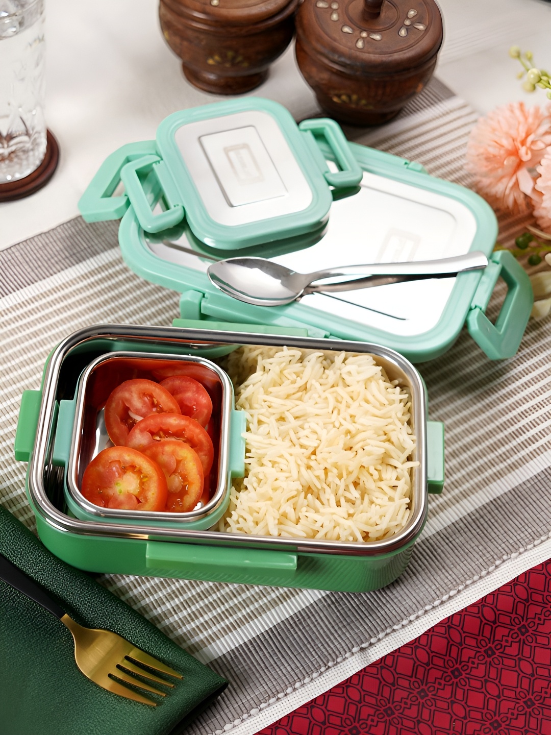 

Aura Green Stainless Steel Lunch Box With Spoon