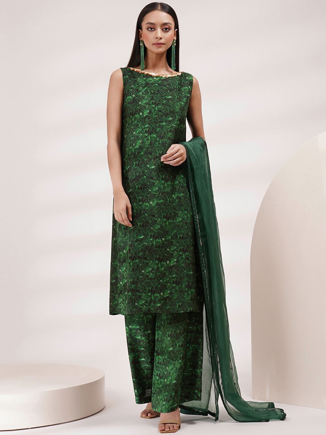 

Breathe by Aakanksha Singh Floral Printed Regular Straight Kurta With Palazzos & Dupatta, Green