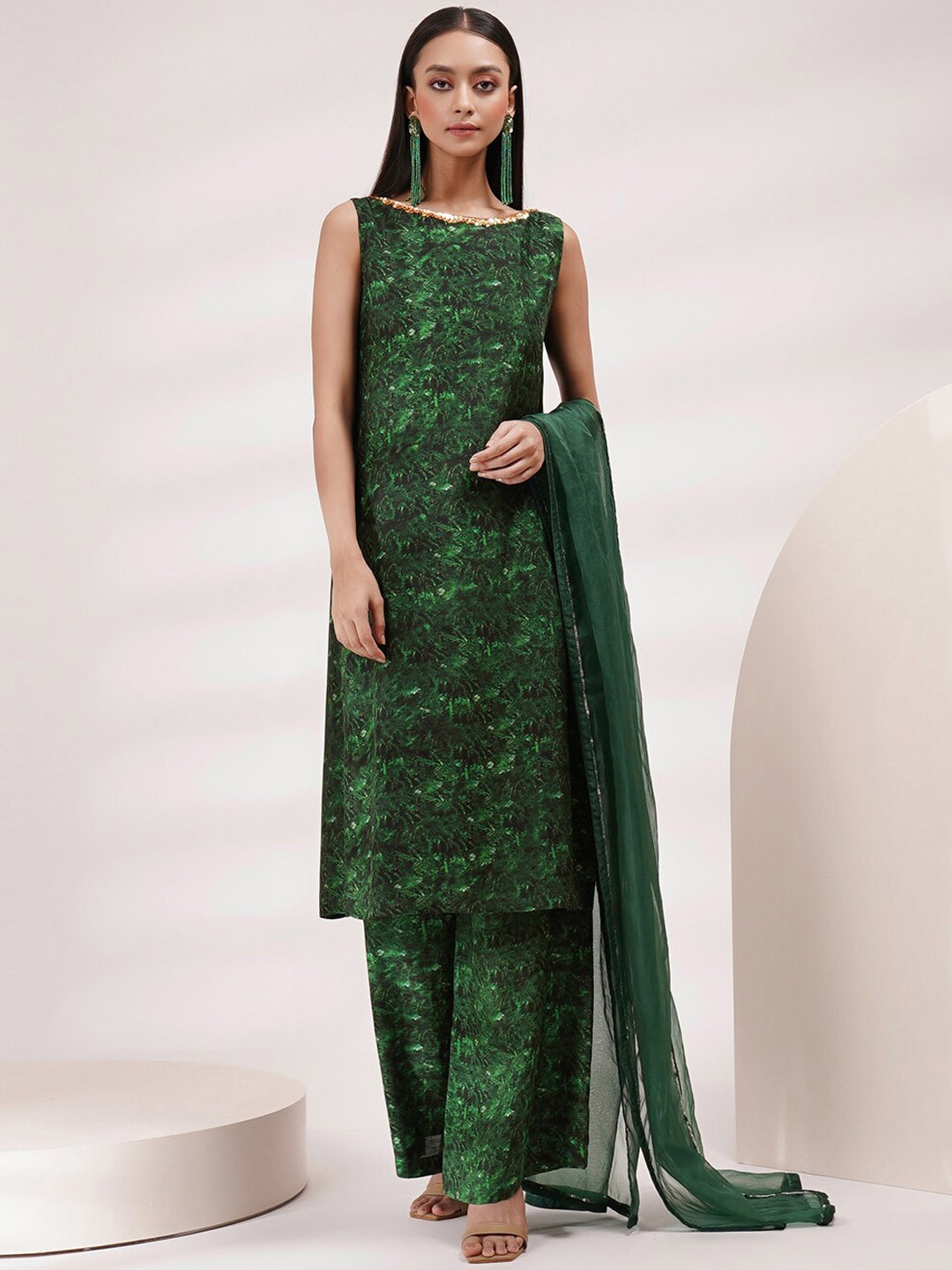 

Breathe by Aakanksha Singh Floral Printed Regular Sequinned Kurta with Palazzos & Dupatta, Green