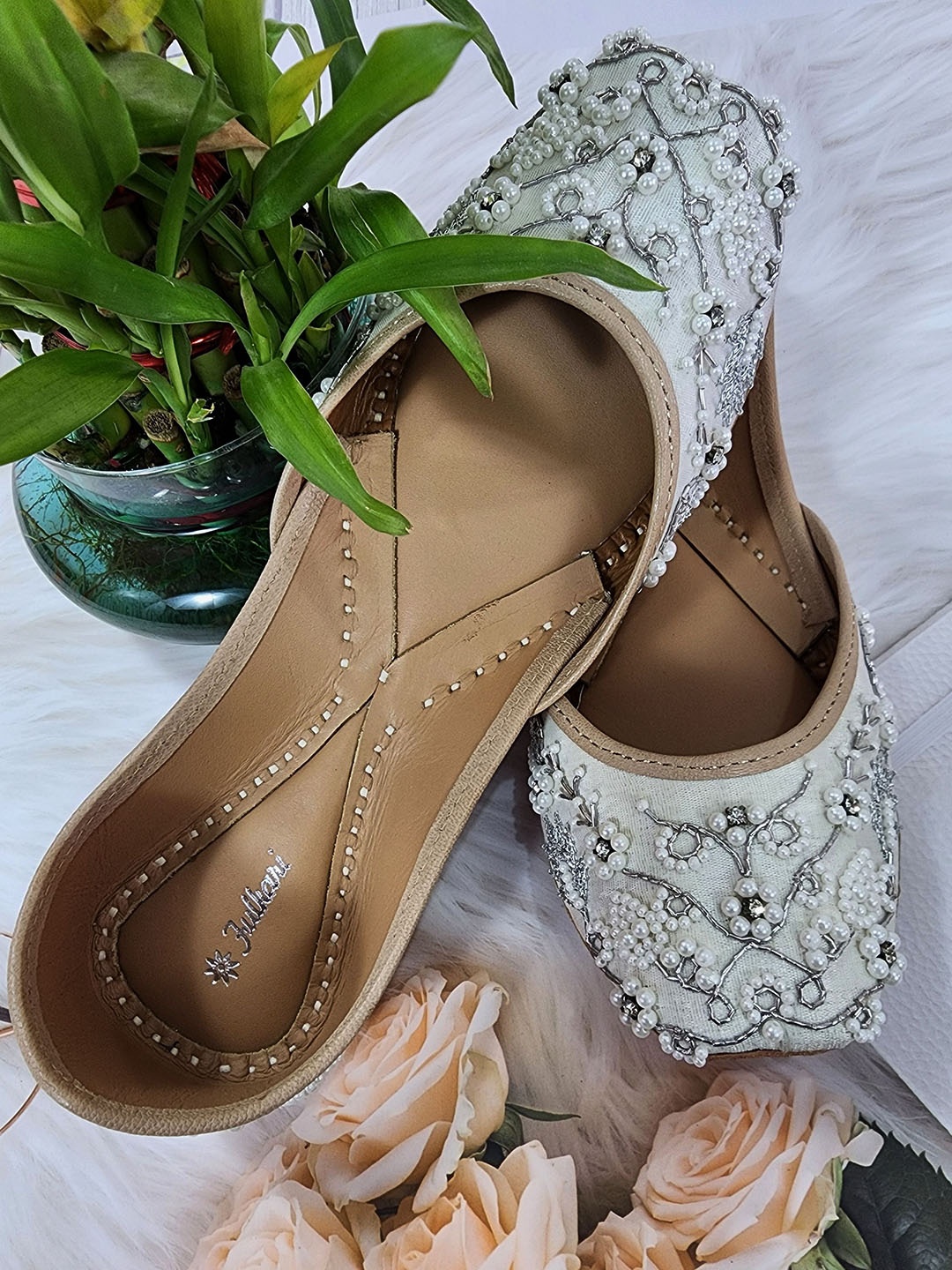 

Fulkari Women Embellished Ethnic Leather Mojaris Flats, White