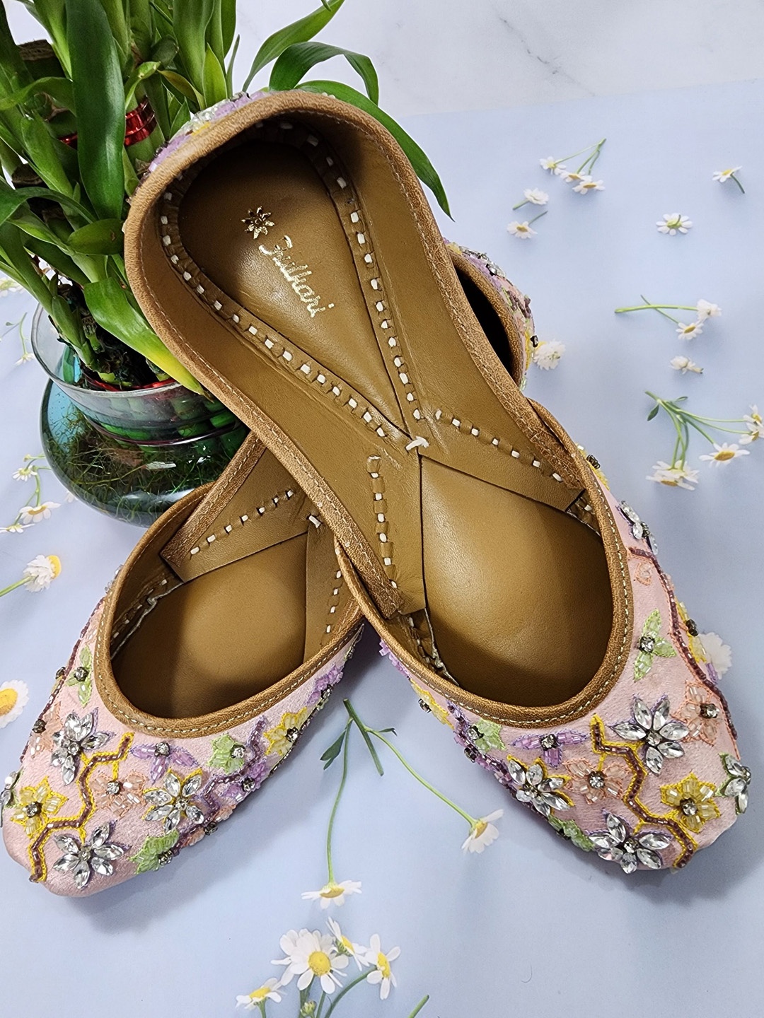 

Fulkari Women Colourblocked Ethnic Mojaris Flats, Pink
