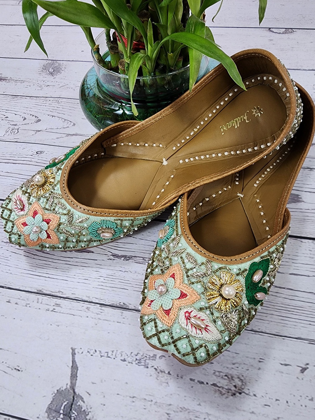 

Fulkari Women Embellished Ethnic Leather Mojaris, Green