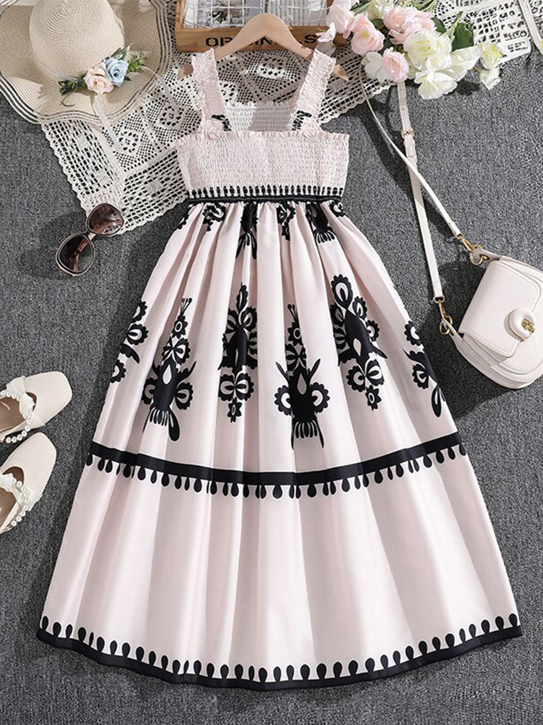 

StyleCast x Revolte Floral Print Fit & Flare Dress, Off white