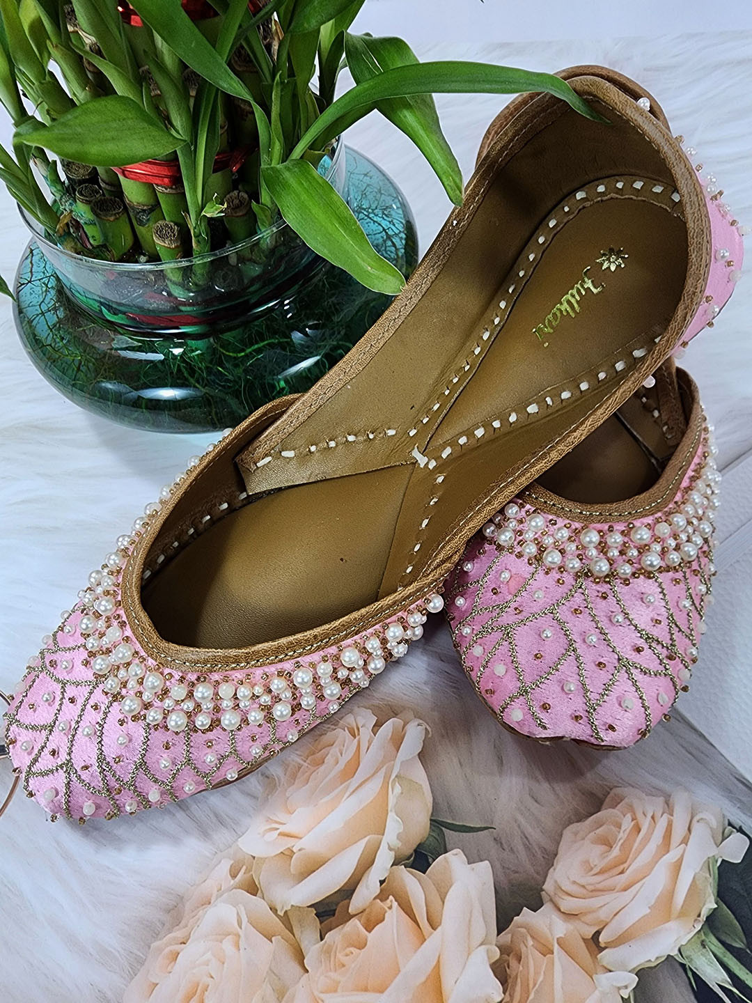 

Fulkari Women Ethnic Mojaris Flats, Pink