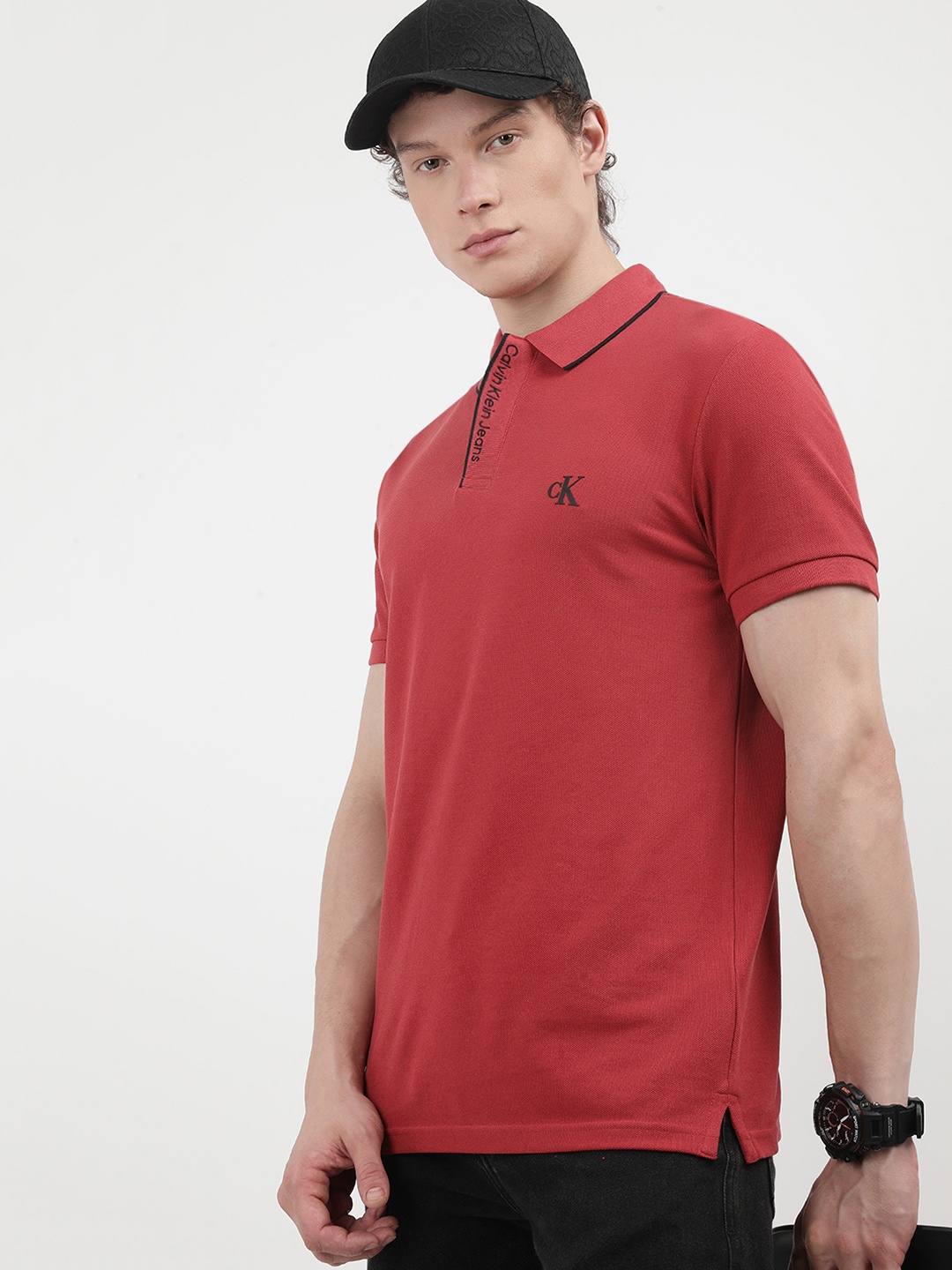 

Calvin Klein Men V-Neck T-shirt, Red