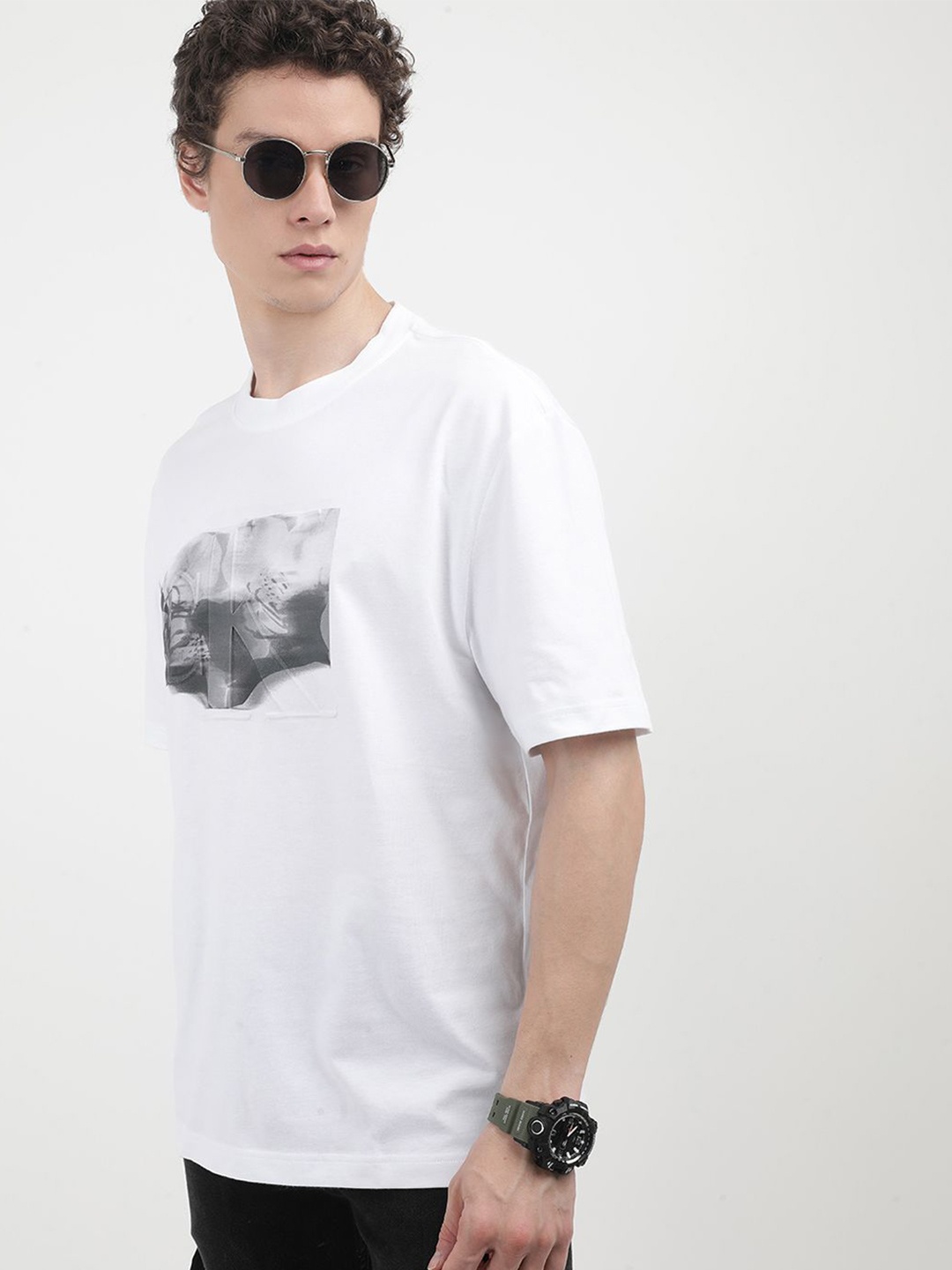 

Calvin Klein Men V-Neck T-shirt, White