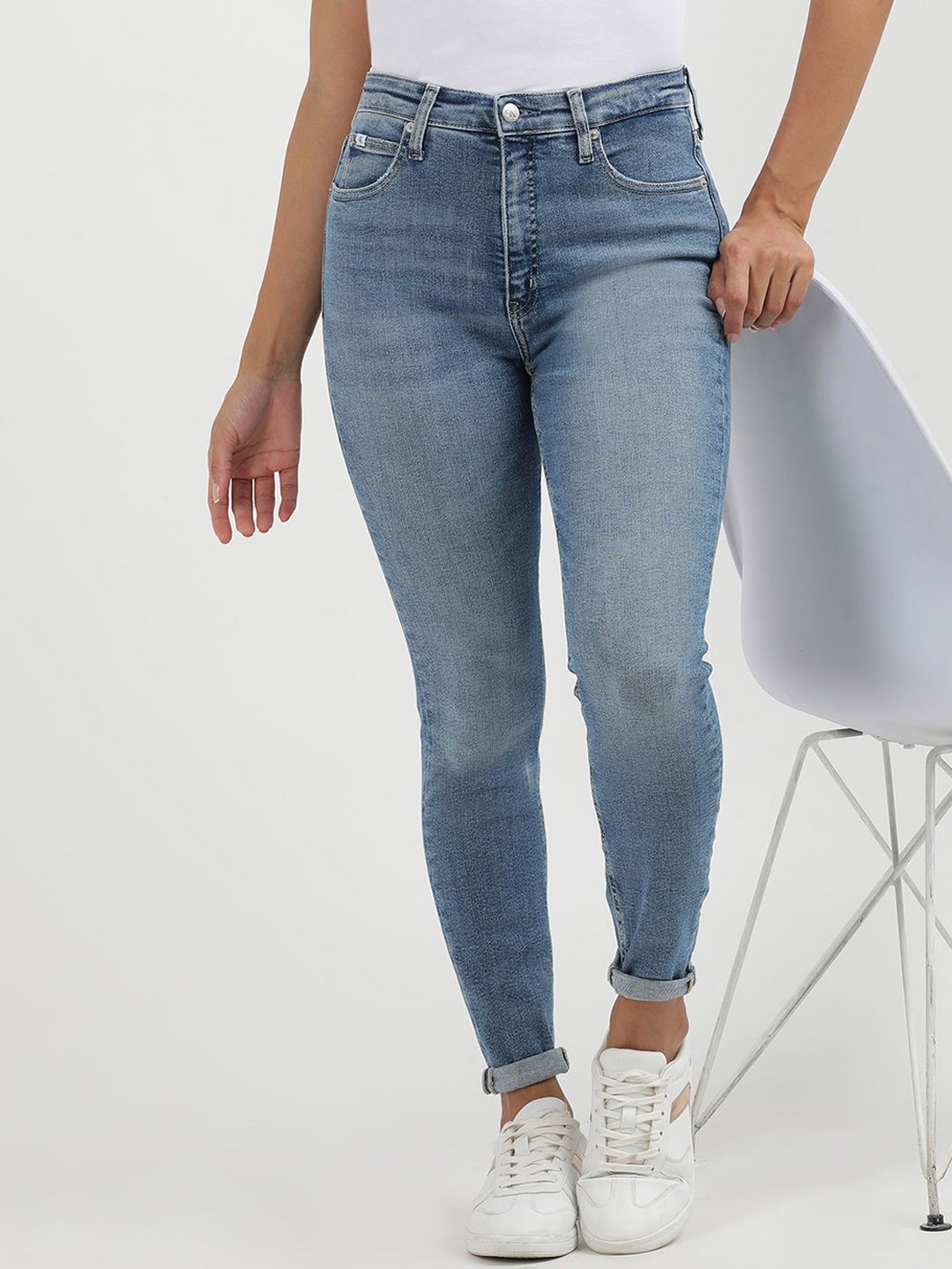 

Calvin Klein Jeans Women Super Skinny Fit High-Rise Low Distress Heavy Fade Jeans, Blue