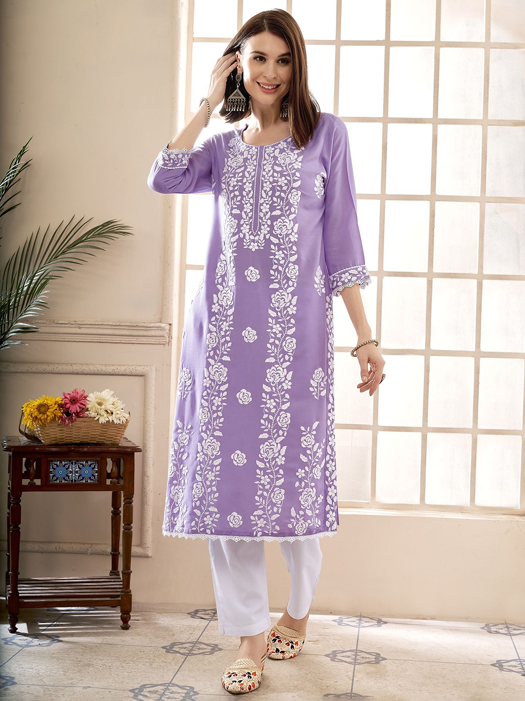 Anouk Floral Embroidered Round Neck Chikankari Straight Kurta, Lavender