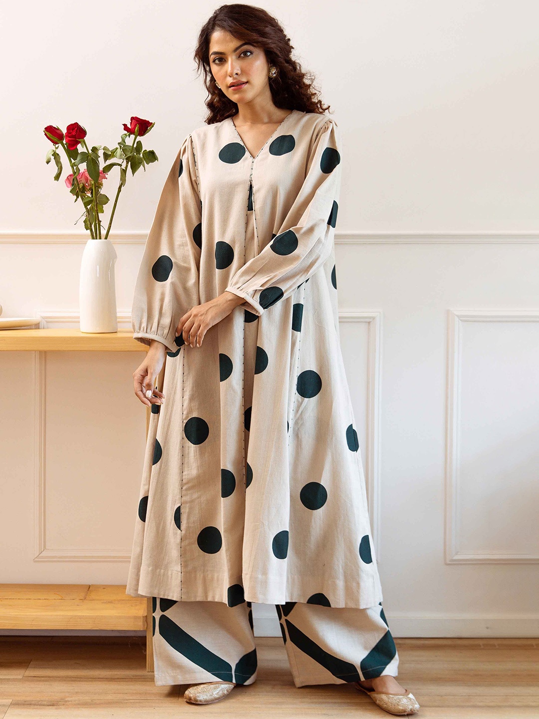 

KALINI Women Printed Regular Pure Cotton Kurta with Palazzos, Beige