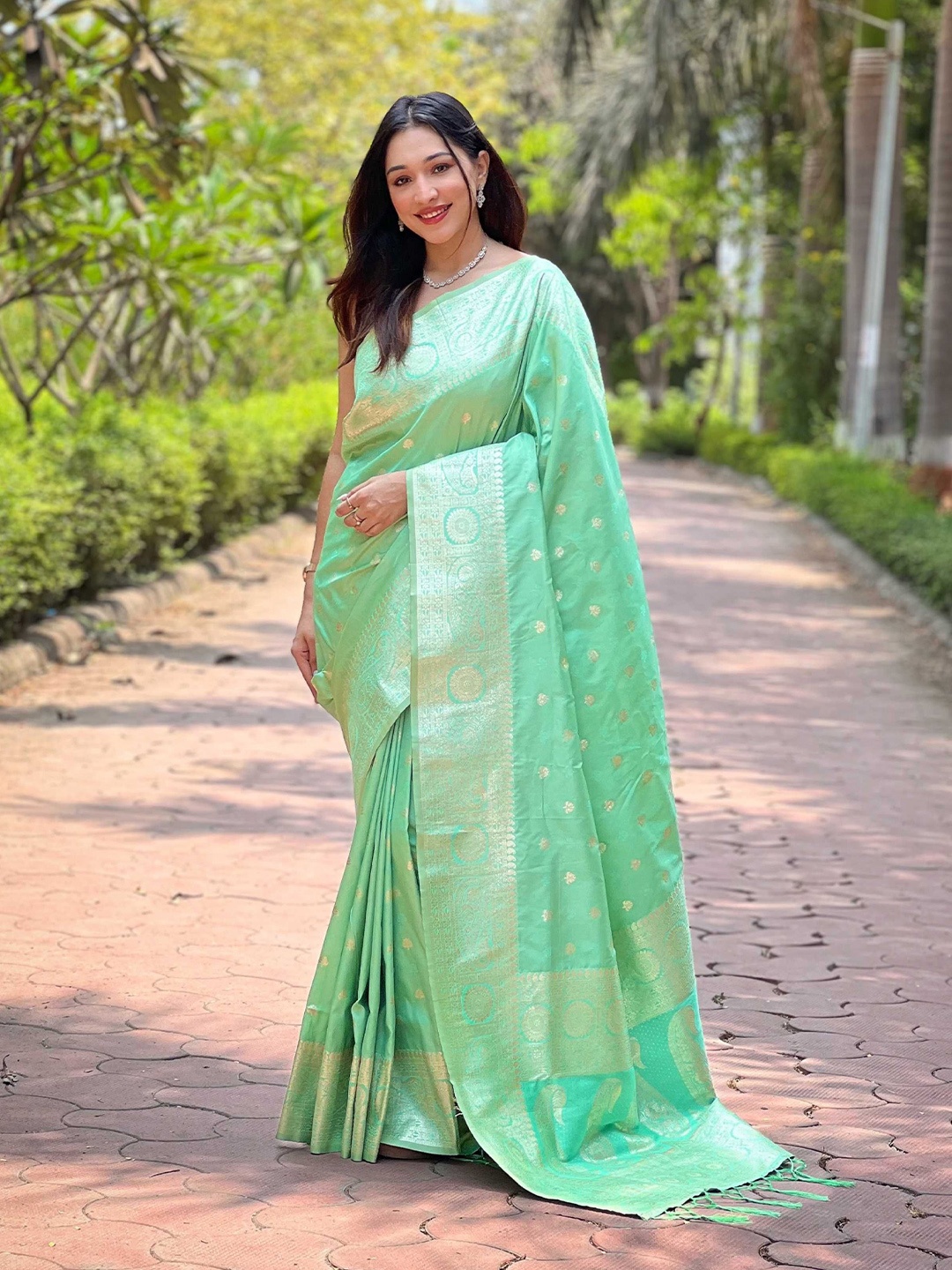 

Mitera Woven Design Zari Silk Blend Banarasi Saree, Sea green