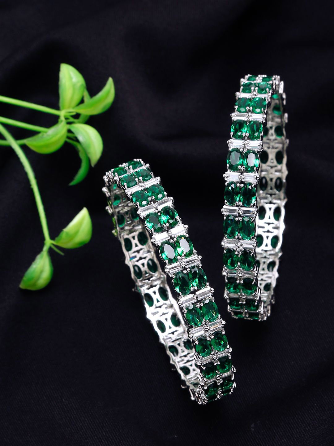 

Anouk Silver-Plated American Diamond-Studded Bangle