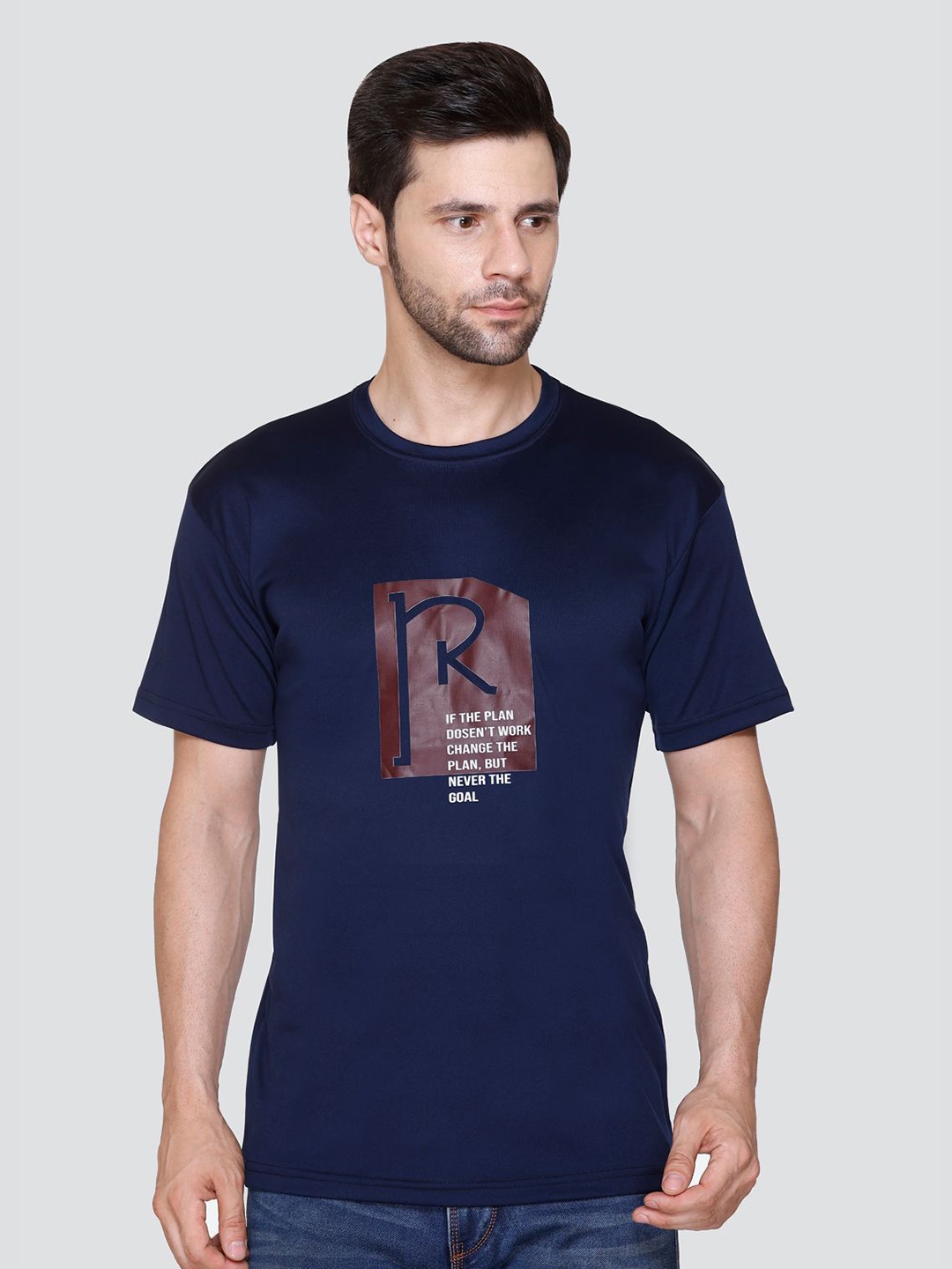 

ZEFFIT Men Typography Printed Applique T-shirt, Navy blue