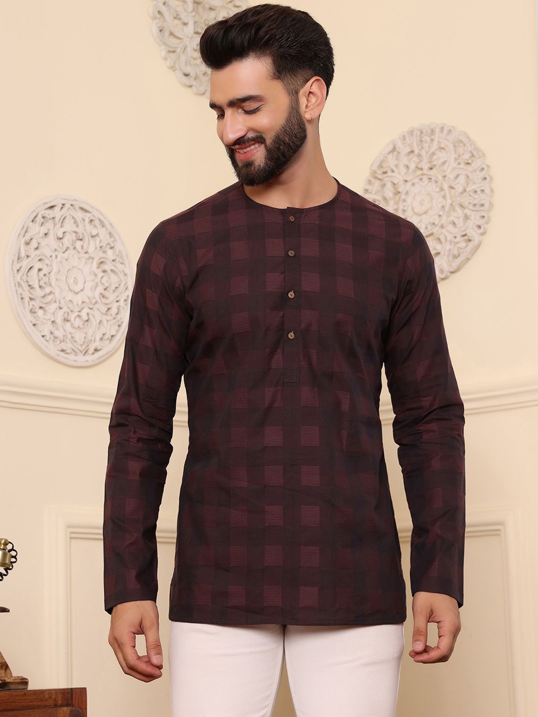 

DEYANN Men Thread Work Jacquard Kurta, Maroon