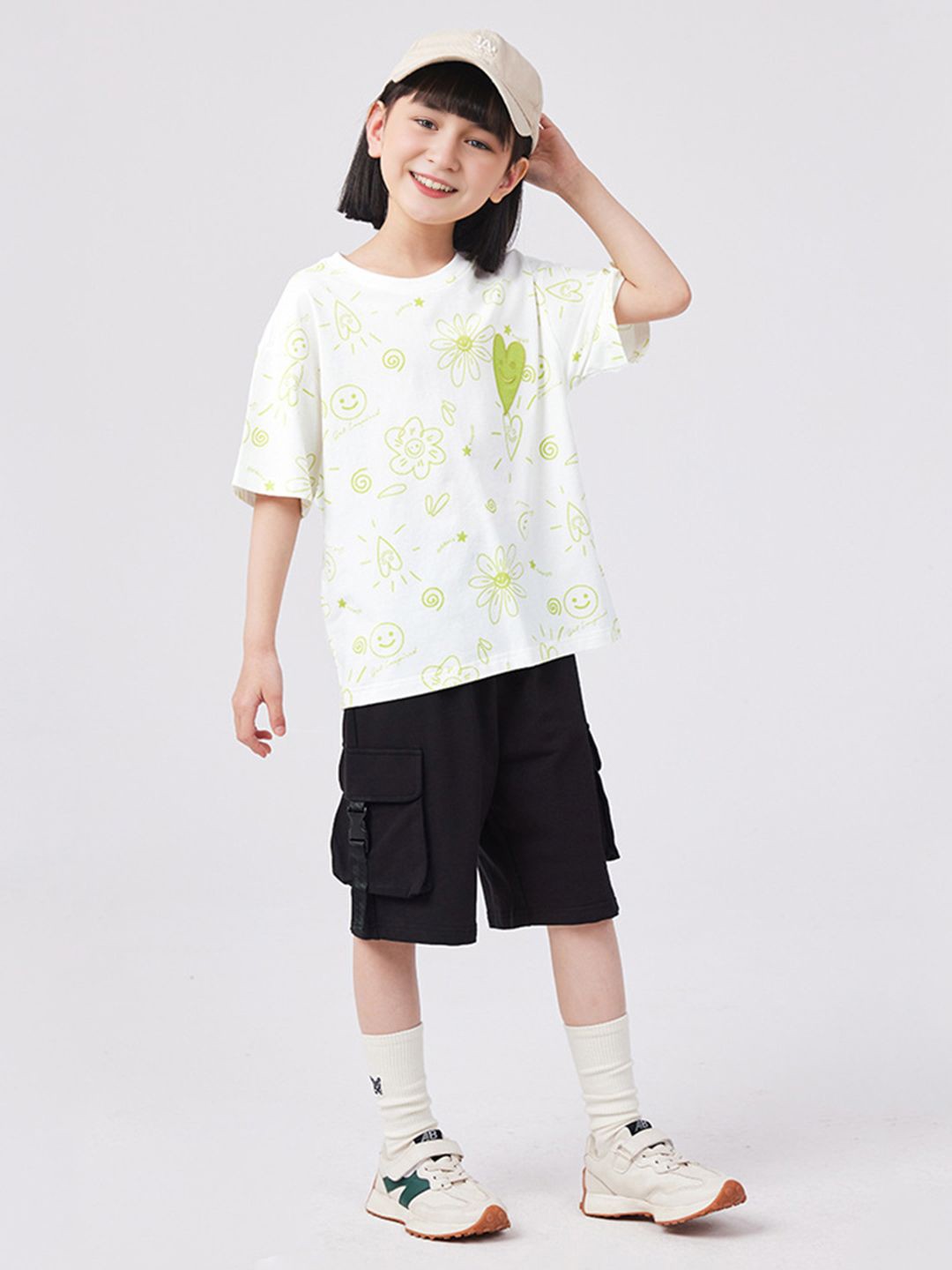 

INCLUD Girls Printed Extended Sleeves Pockets T-shirt, White