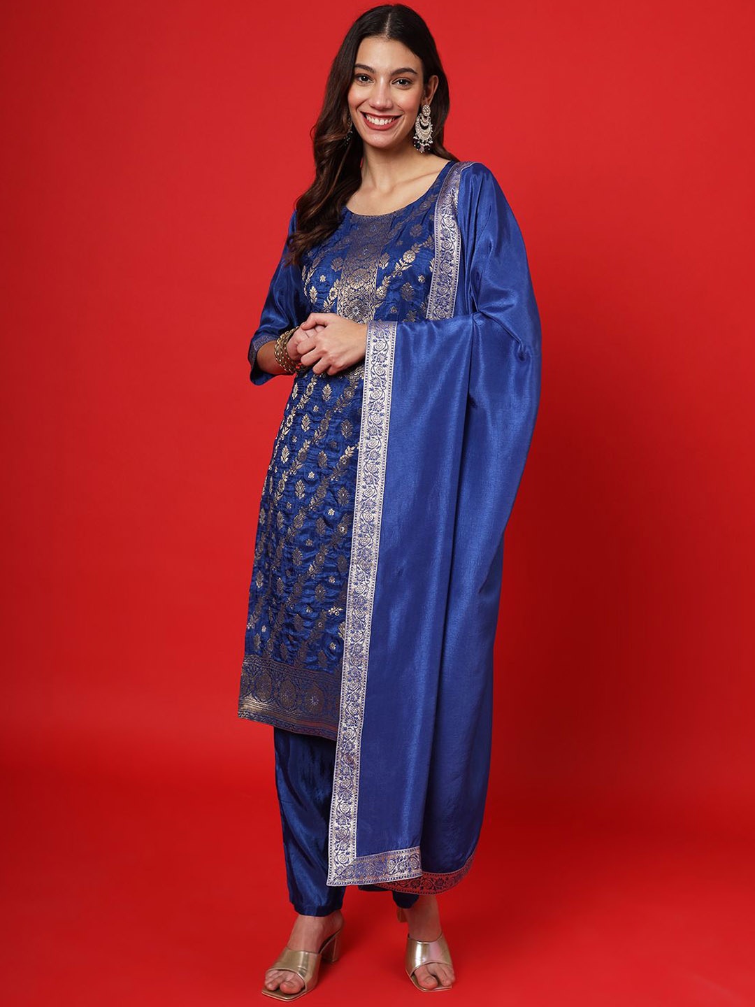 

Suktam Trendz Women Floral Regular Kurta with Trousers & With Dupatta, Blue