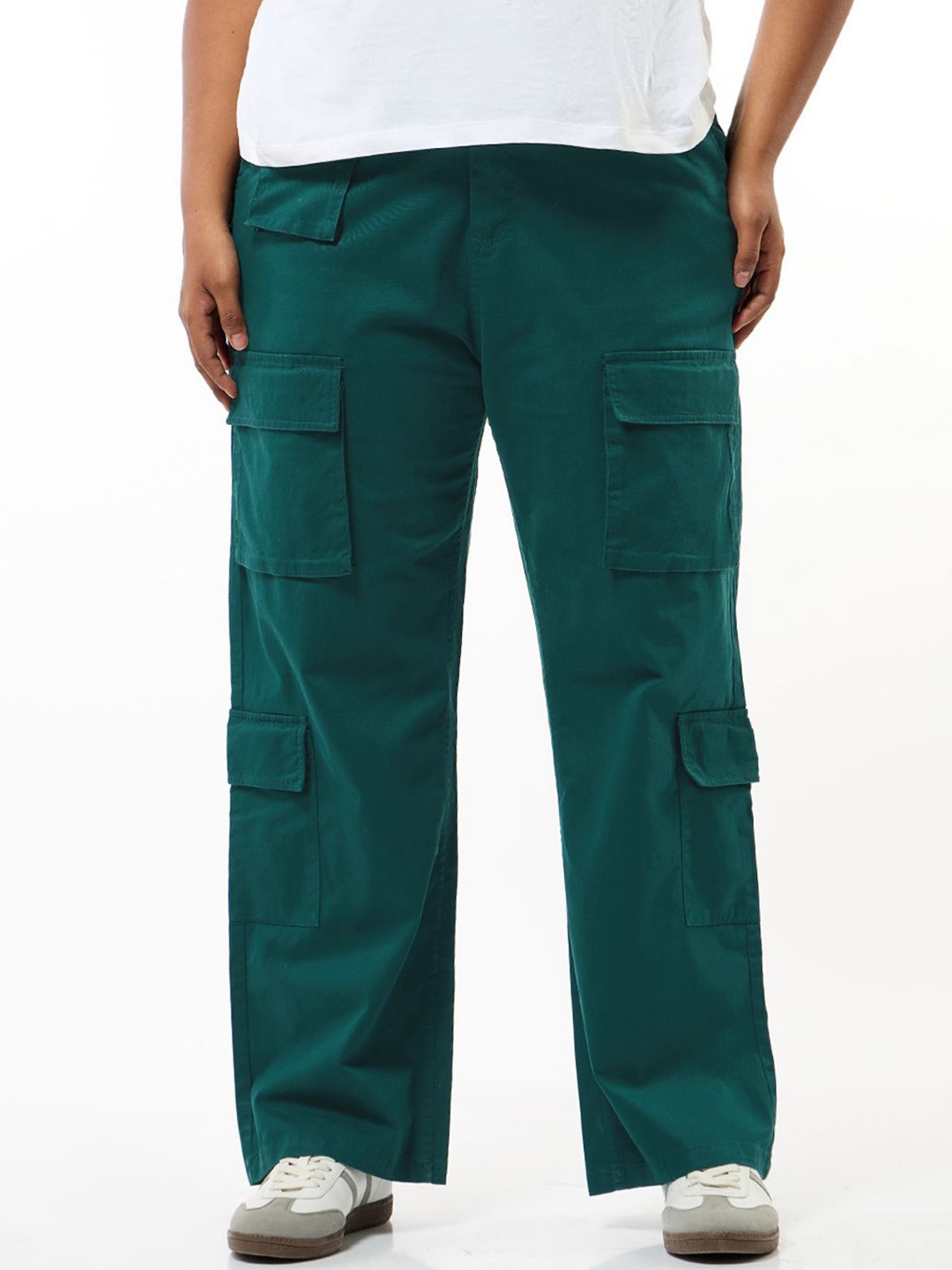 

Bewakoof Women Oversized Plus Size Cargo Pants, Green