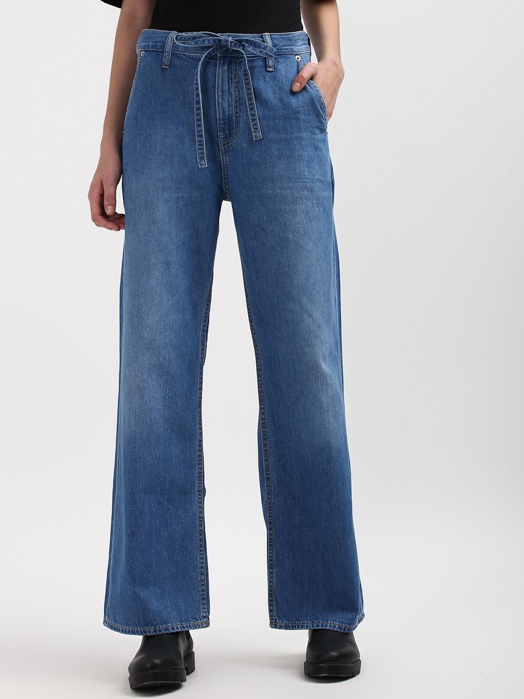 

Calvin Klein Women Flared Jeans, Blue
