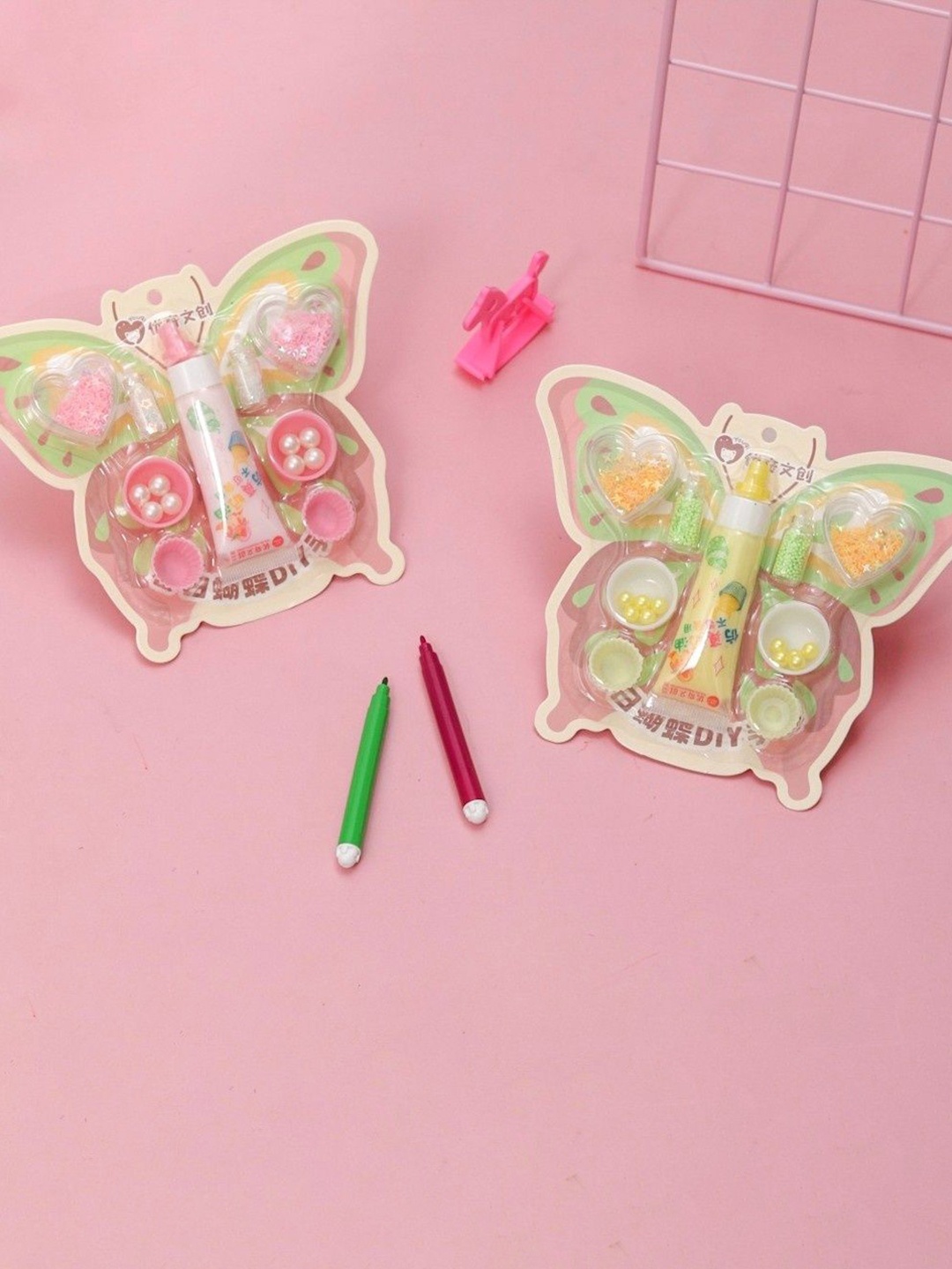 

Yellow Bee Resin Craft Set, Green