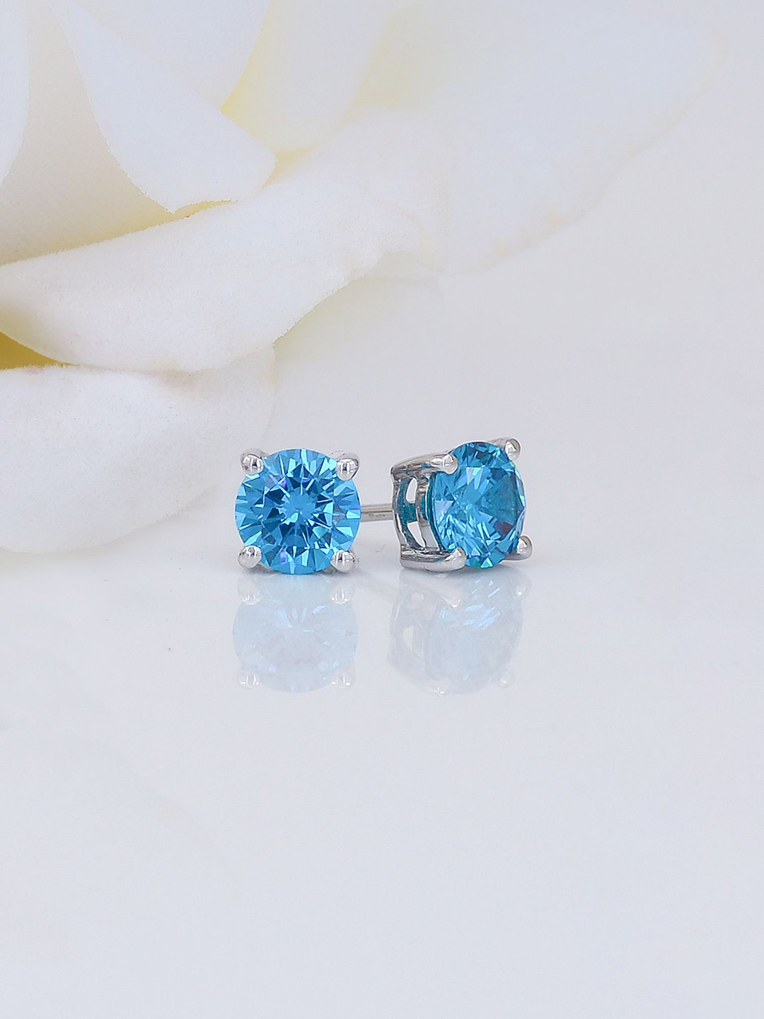 

Ornate Jewels 925 Sterling Silver Blue Topaz Solitaire Stud Earring