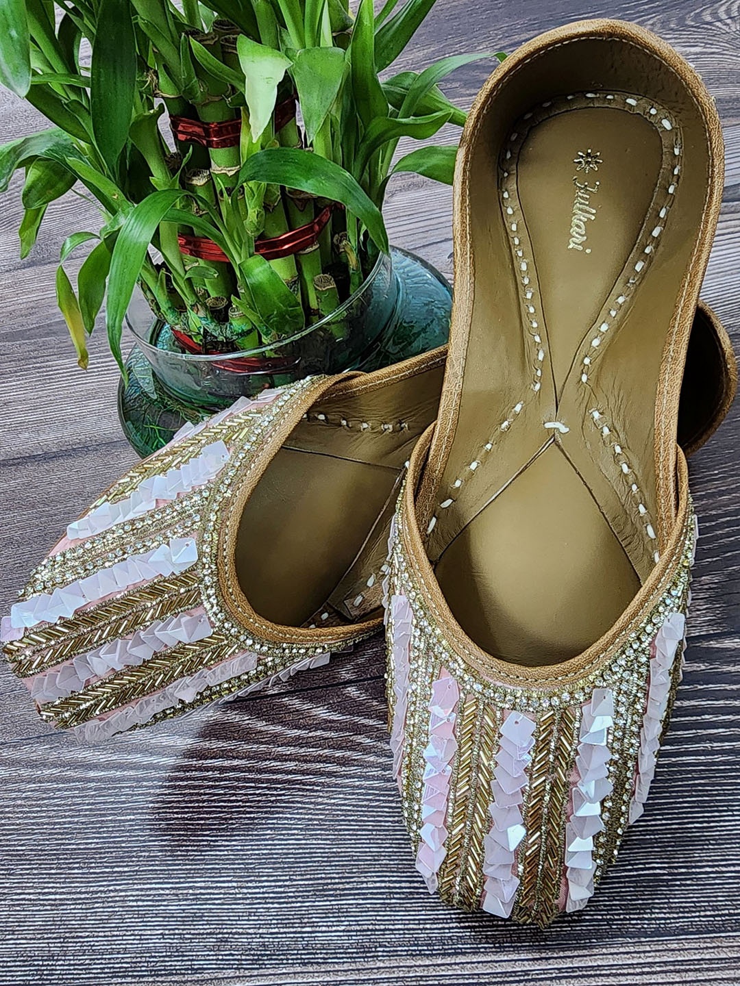 

Fulkari Women Printed Ethnic Mojaris Flats, Pink