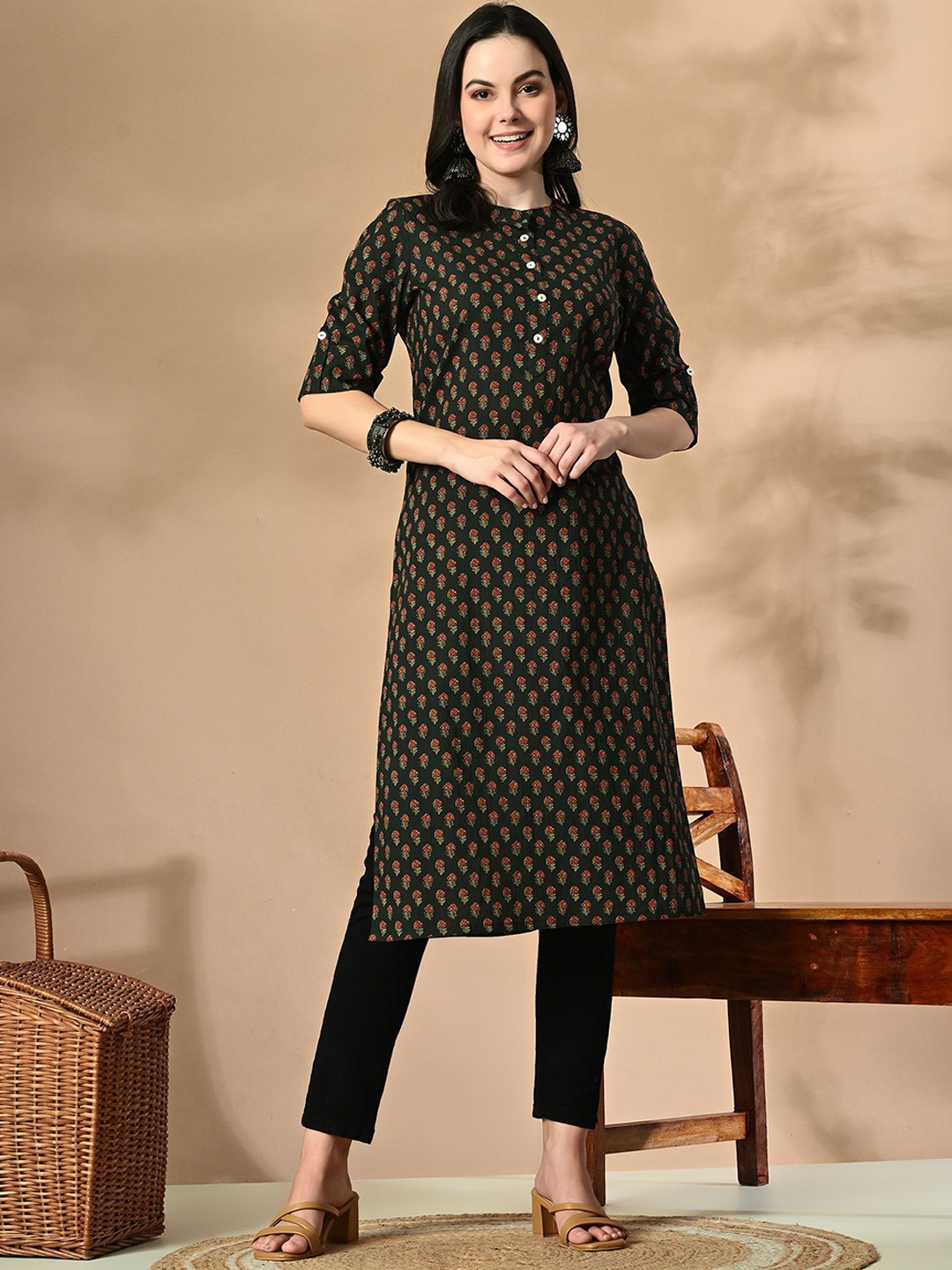 

Cayman Women Ethnic Motifs Printed Keyhole Neck Cold-Shoulder Sleeves Thread Work Kurta, Olive