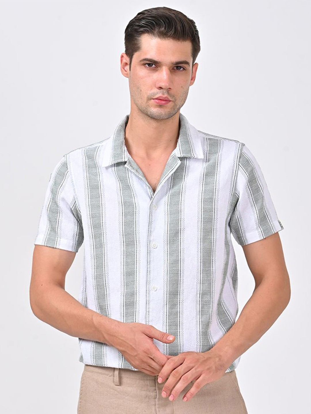 

POE Men Smart Slim Fit Opaque Striped Casual Shirt, Green