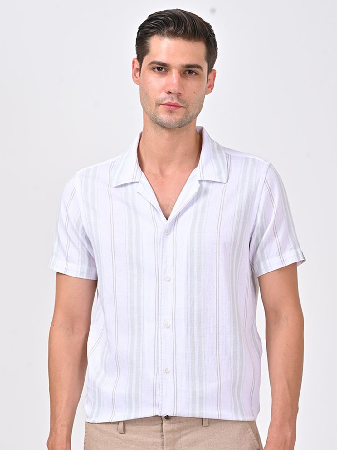 

POE Men Smart Slim Fit Opaque Striped Casual Shirt, Green