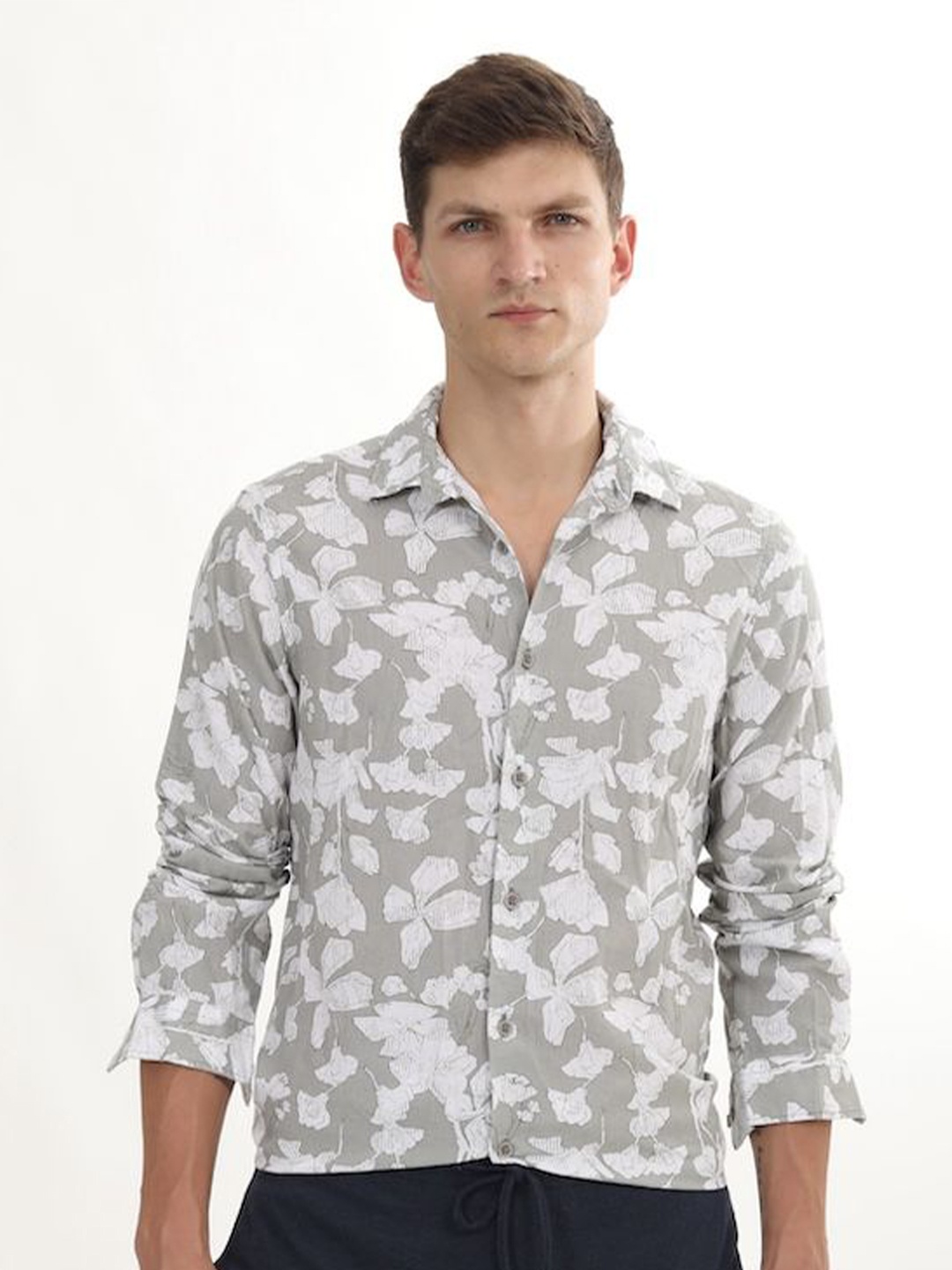 

POE Men Smart Slim Fit Opaque Printed Casual Shirt, Green