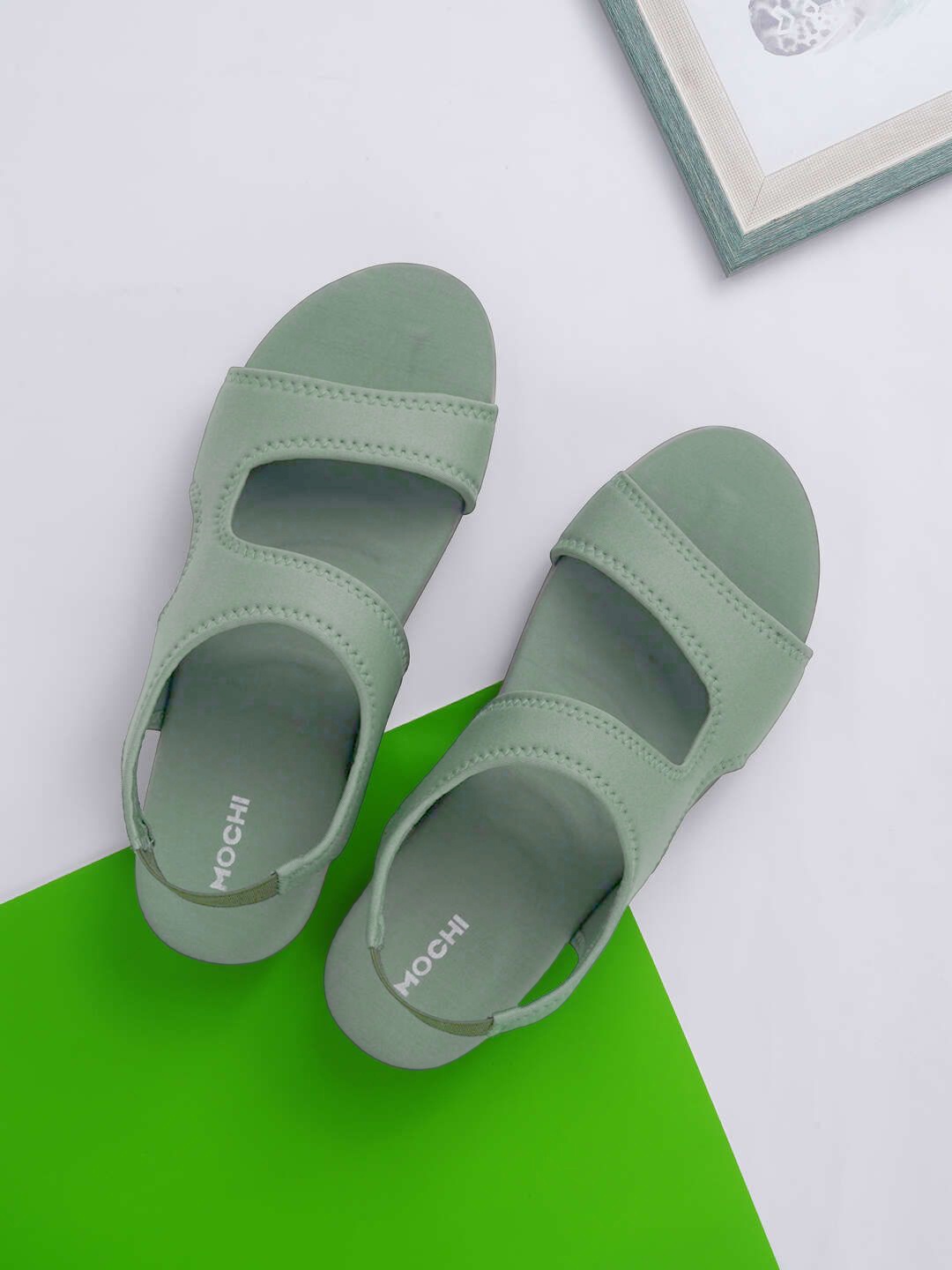 

Mochi Women Open Toe Flats, Green