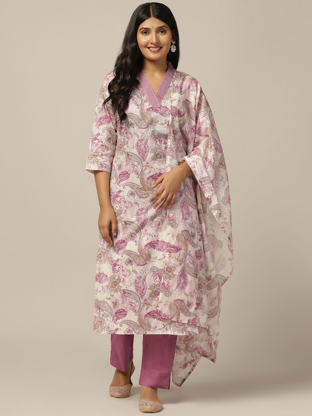 

FASHION DREAM Women Floral Printed Regular Sequinned Kurta with Trousers & With Dupatta, Mauve