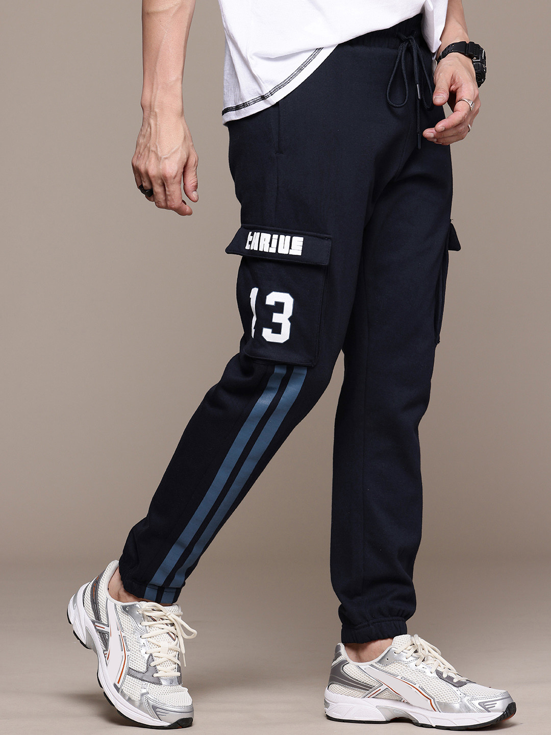 

WROGN Men Printed Comfort Fit Joggers, Navy blue