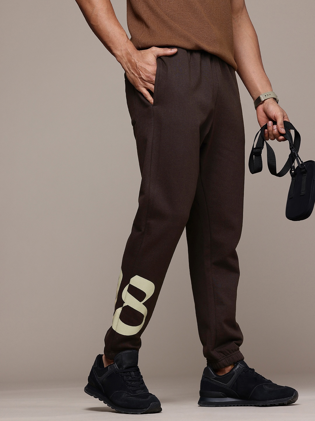 

WROGN Men Regular Fit Joggers, Brown