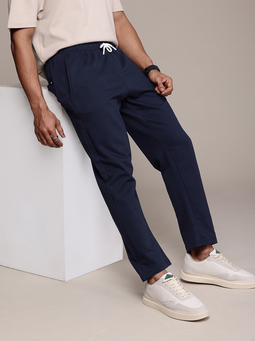

WROGN Men Comfort Fit Track Pants, Navy blue