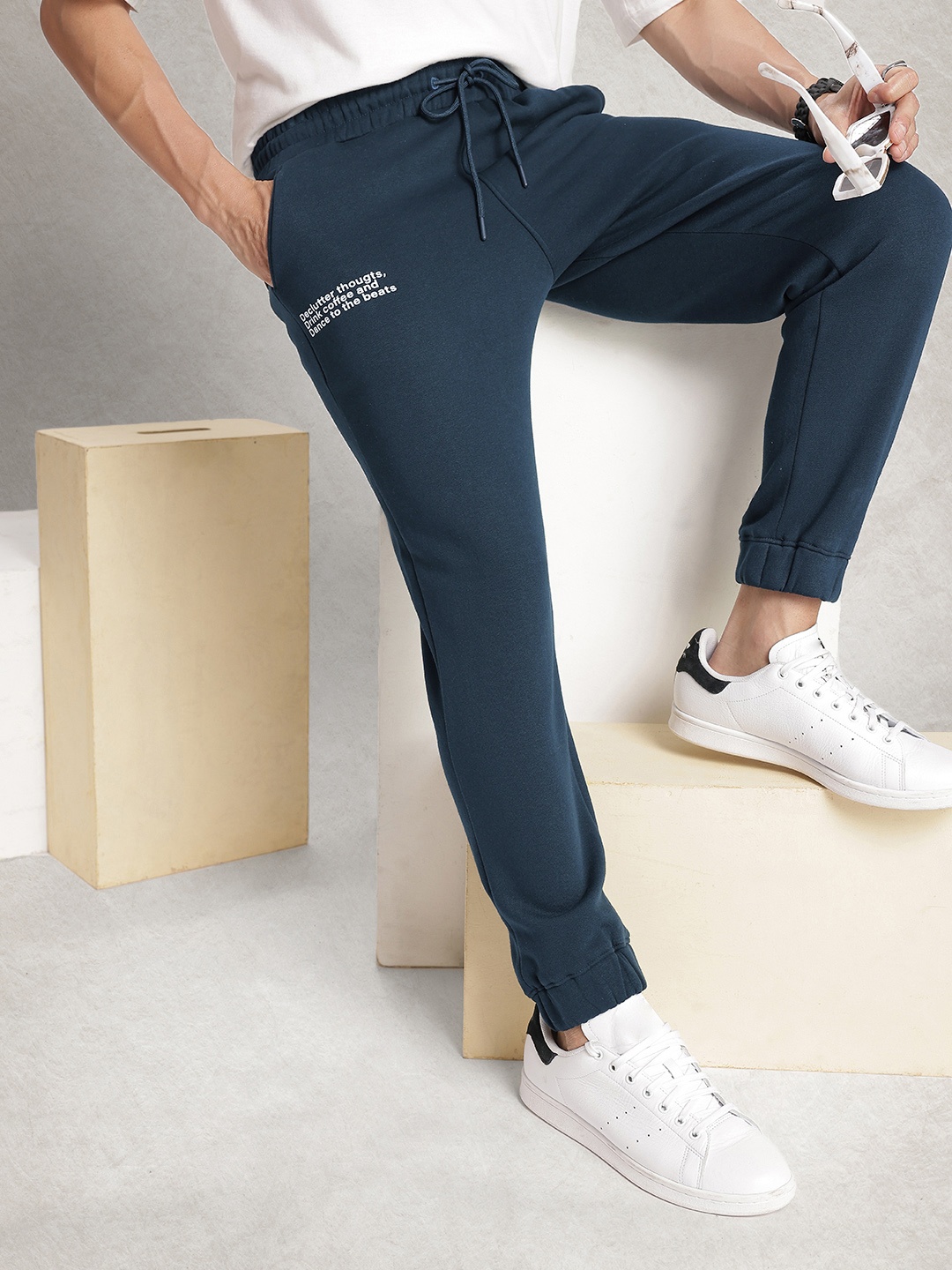 

WROGN Men Solid Joggers, Navy blue