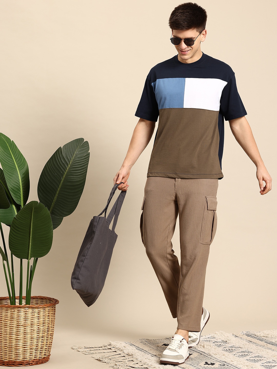 

Mast & Harbour Men Colourblocked T-shirt, Brown