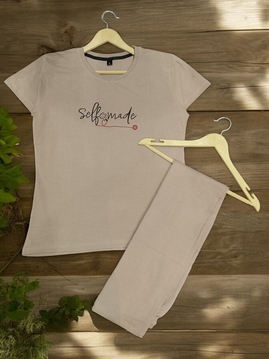 

Fasense Round Neck Typography Printed Night suit, Beige