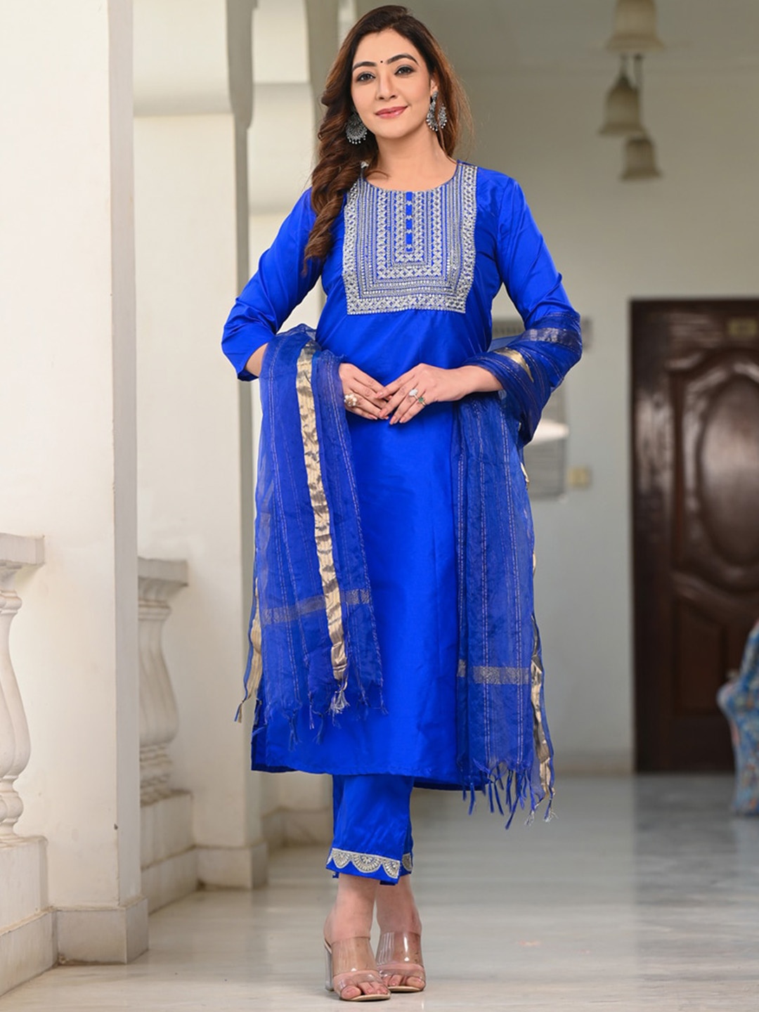 

Indi INSIDE Sequinned Embroidered Silk Suit Set, Blue