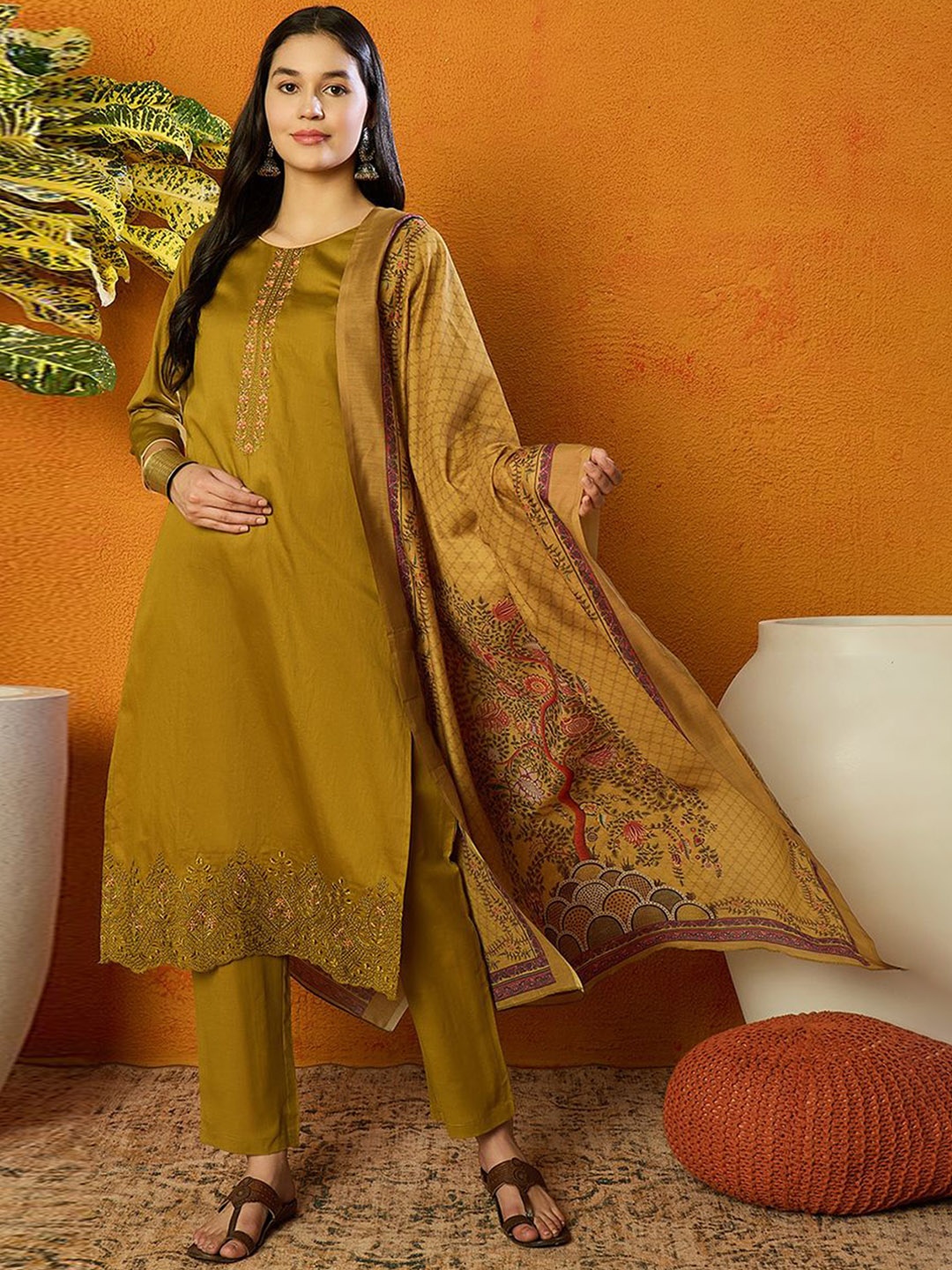 

KALINI Floral Embroidered Regular Thread Work Kurta ,Trousers & Dupatta, Yellow