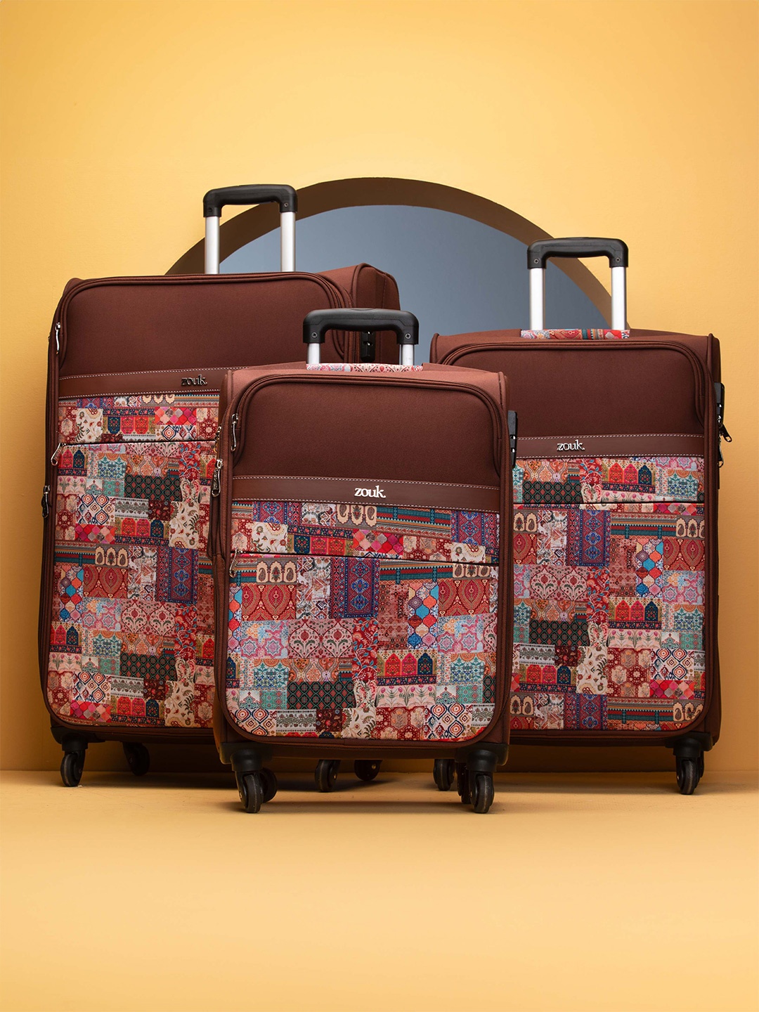 

ZOUK Kutch Gamthi Set of 3 Avasa Trolley Bags-Cabin, Medium & Large, Maroon