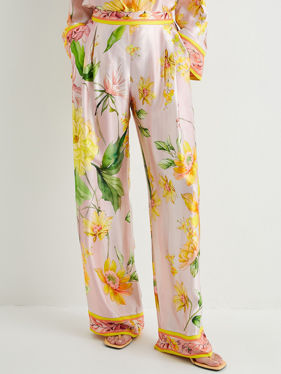 

Koton Women Floral Printed Trousers, Pink
