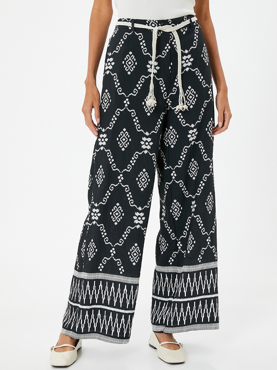 

Koton Women Printed Trousers, Black