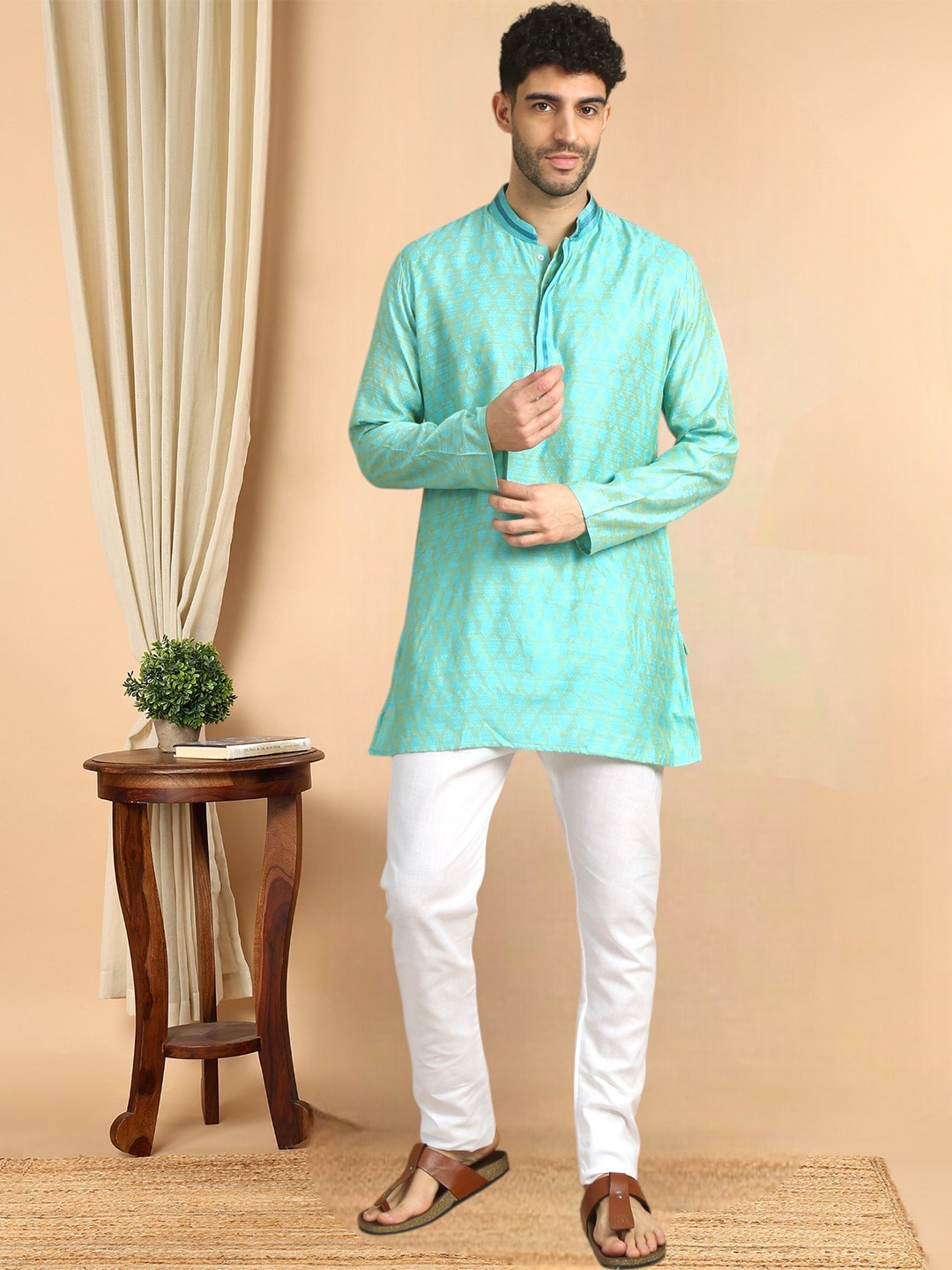 

TATTVA Men Thread Work Kurta, Turquoise blue