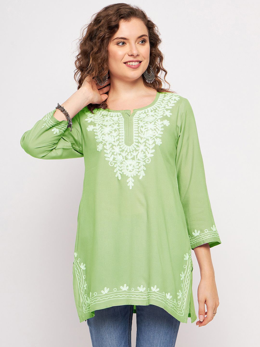 

TULIP 21 Women Floral Embroidered Chikankari Kurti, Green