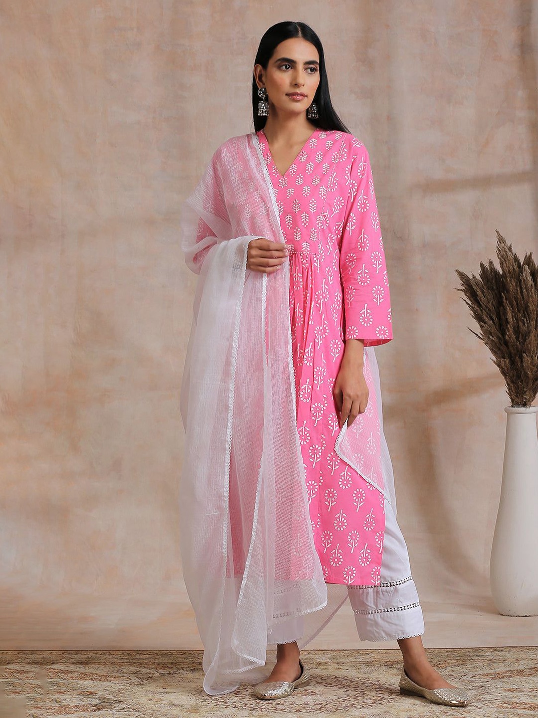 

Tahiliya Striped Woven Design Dupatta, White
