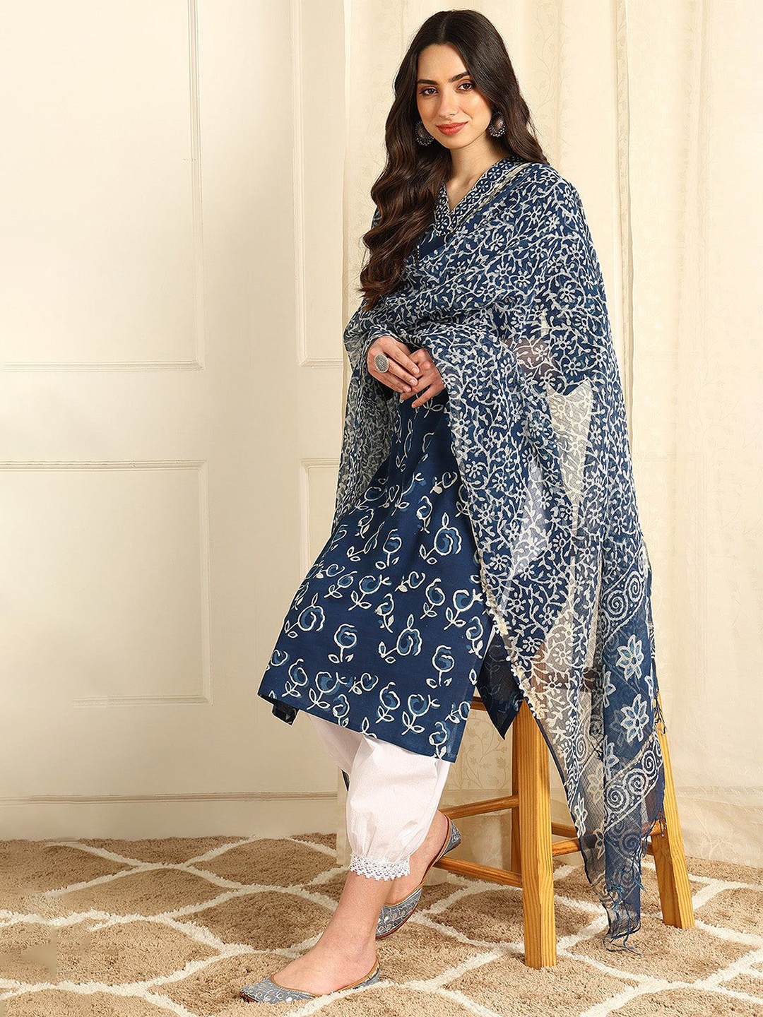 

Tahiliya Floral Printed Cotton Dupatta, Blue